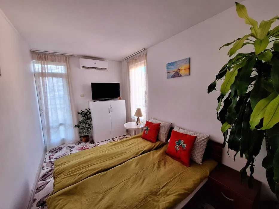 Дава се под наем Тристаен апартамент в Бургас, Братя Миладинови - 85 кв.м за 267.75 € - Снимка #3