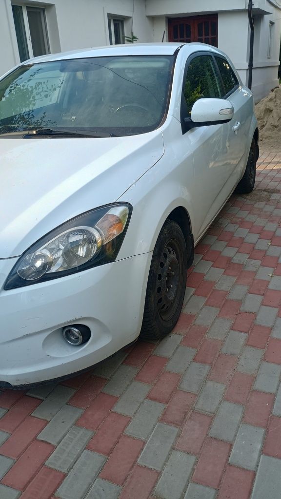 Autoturism KIA vând