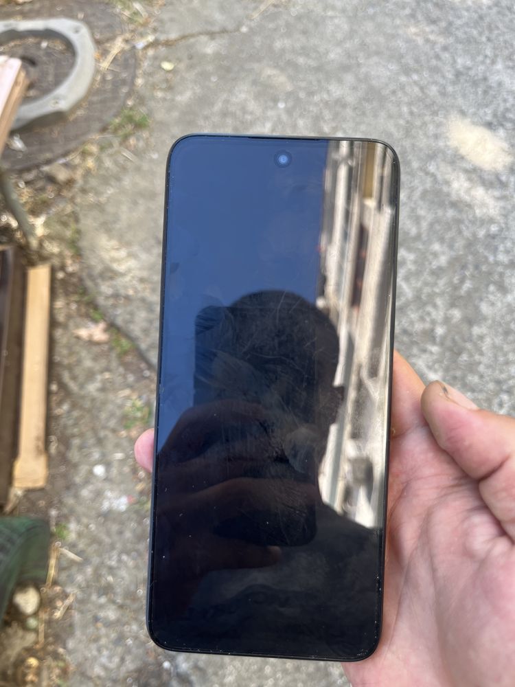 Прадава се Redmi 12