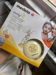 Уред за затопляне Philips Avent и Помпа за кърма Medela Swing