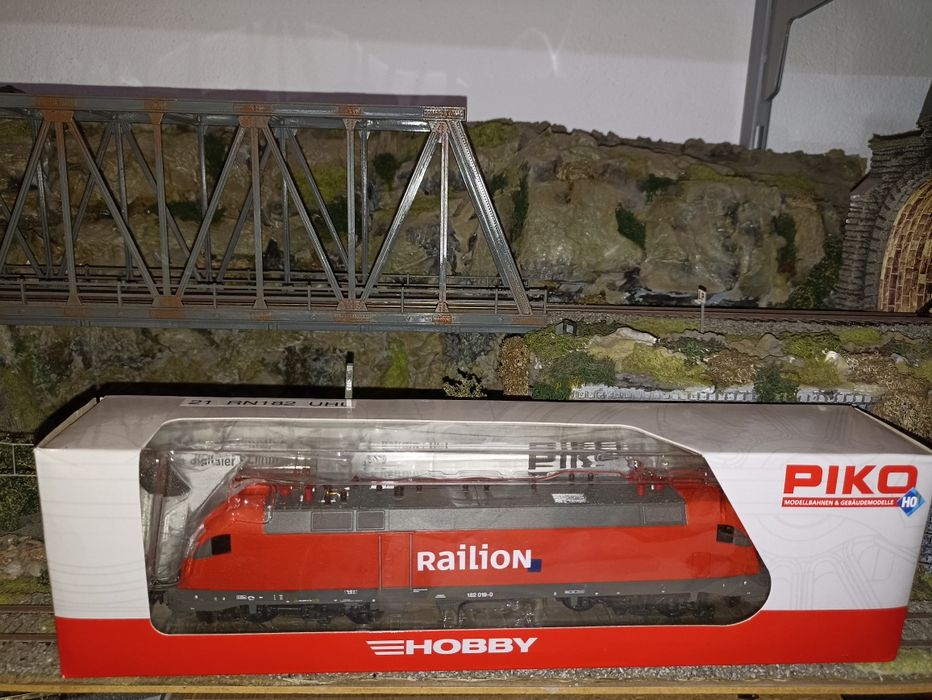 Locomotiva  piko railion trenulet electric scara HO