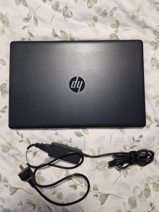 Laptop HP 17, Intel i7 10510U, 16 GB RAM, SSD 512 GB, Radeon 530 2GB