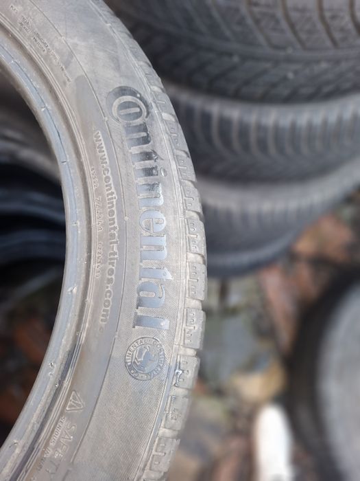 Vand 2 sau 4 anvelope 225 50 18 continental ranflet de iarna bune