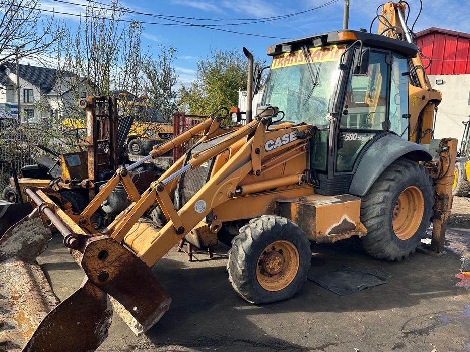 Buldoexcavator Case 580 Super R 2004 accept variante !