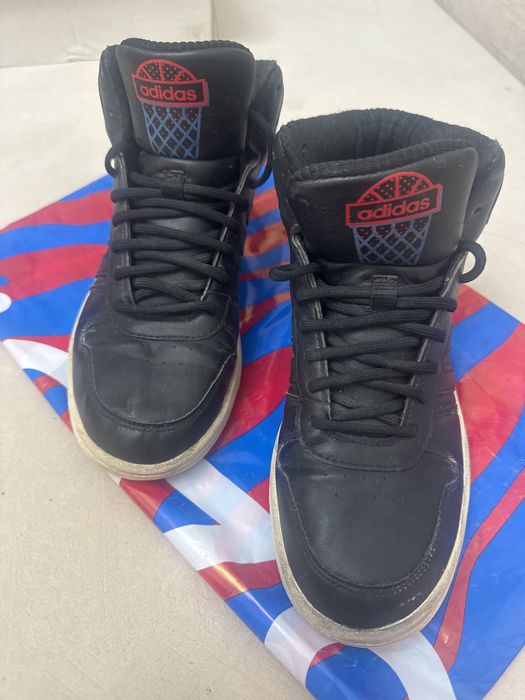 Продам кроссовки Adidas,38 р-р за 13000,торг есть