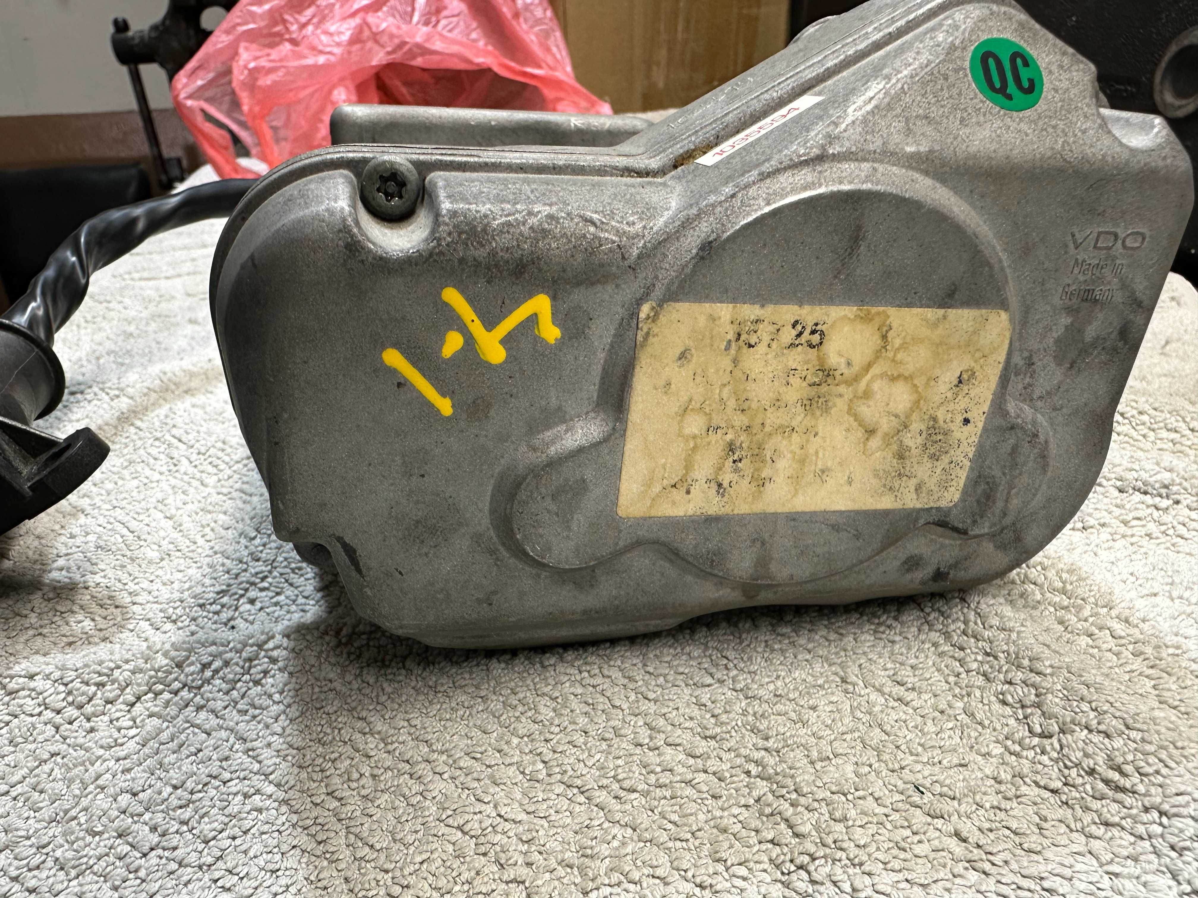 Дроселова клапа и ECU за мерцедес Е 320