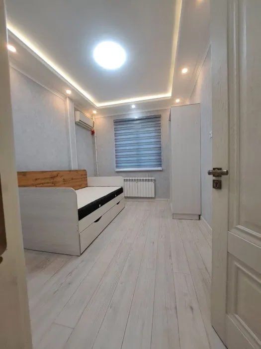 Продается квартира 2х ком Панельный Халклар Дустлиги метро