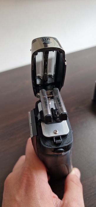 Машинка за сухо и мокро бръснене и оформяне на брада Surker Pro
