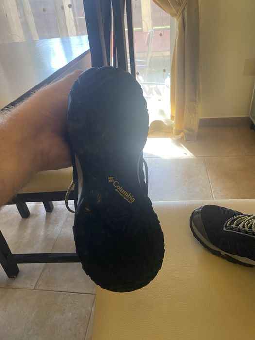 Vind adidasi columbia marimea 42