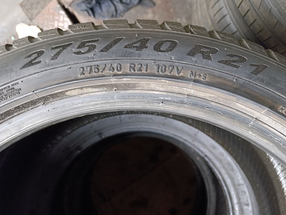 O anvelopă de iarnă 275 40 21 Pirelli * Runflat dot 2021