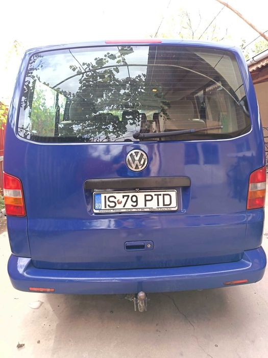 Vand Volkswagen t5 din 2008 model lung 8+1locuri.