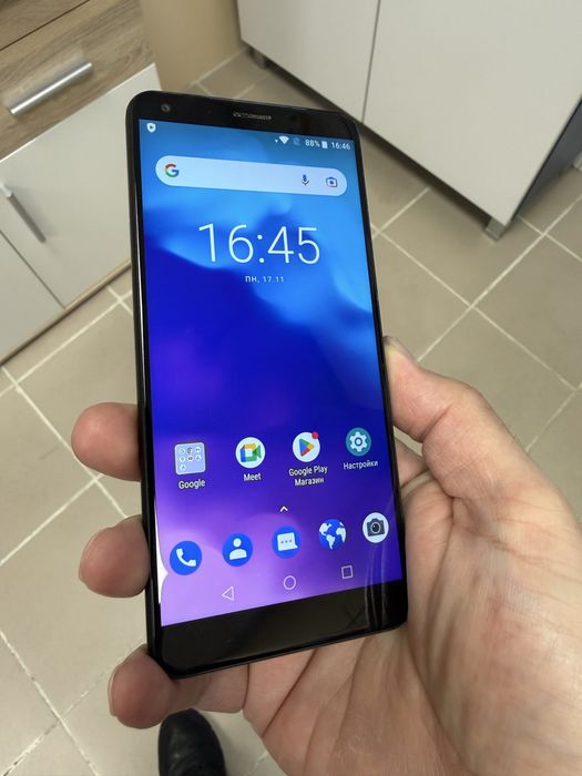 ZTE Blade V9 3/32gb - отличен
