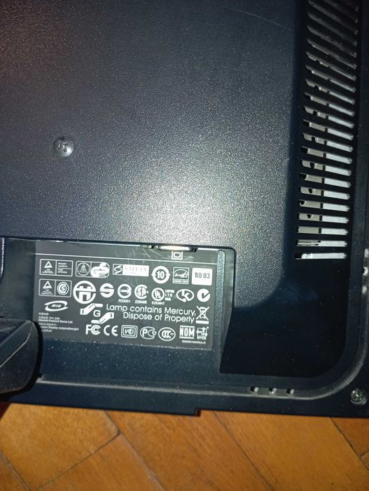 Продавам монитор HP