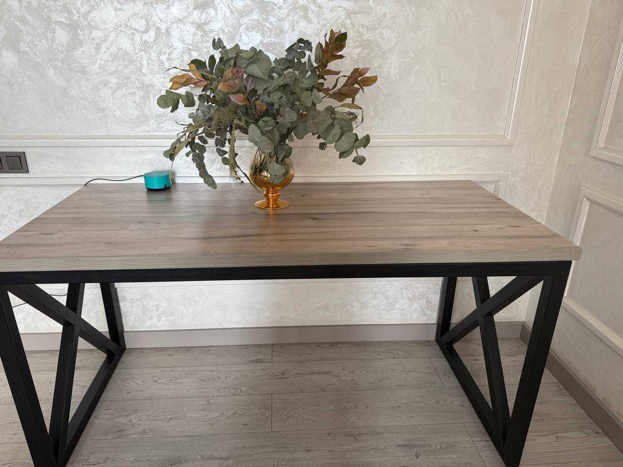 Продаётся стол в стиле Loft