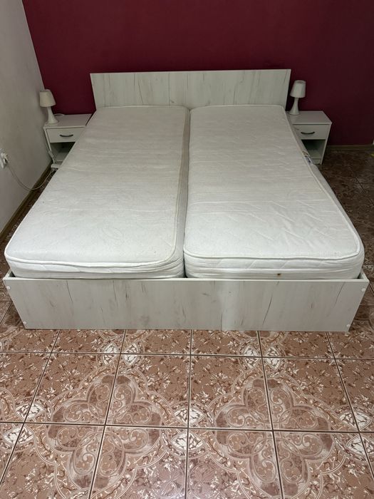 Vând pat + saltele 160x200