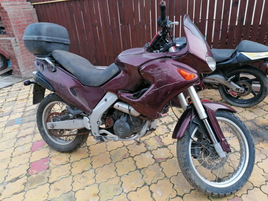 Aprilia Pegaso 650 cadru, roți, carene