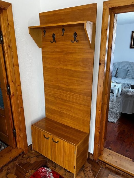 Cuier, pantofar și comodă cu oglindă pentru hol