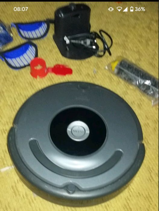 Почистващ робот Roomba 676