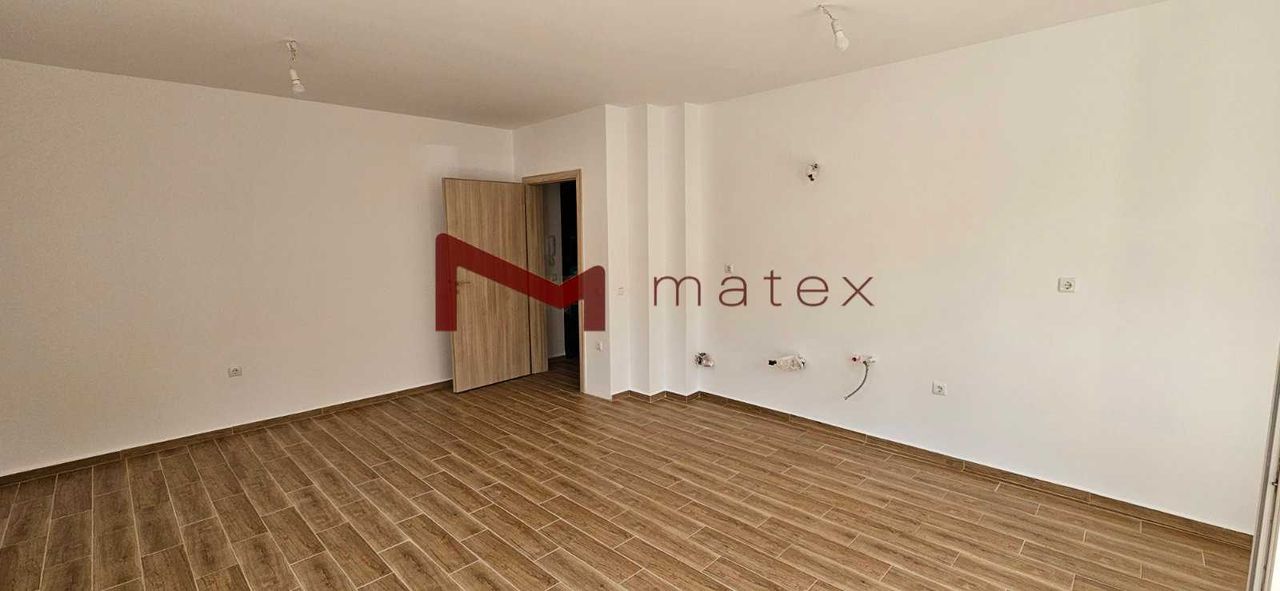 Продава се Двустаен апартамент в Варна, Виница - 87 кв.м за 1380 €/кв.м - Снимка #2