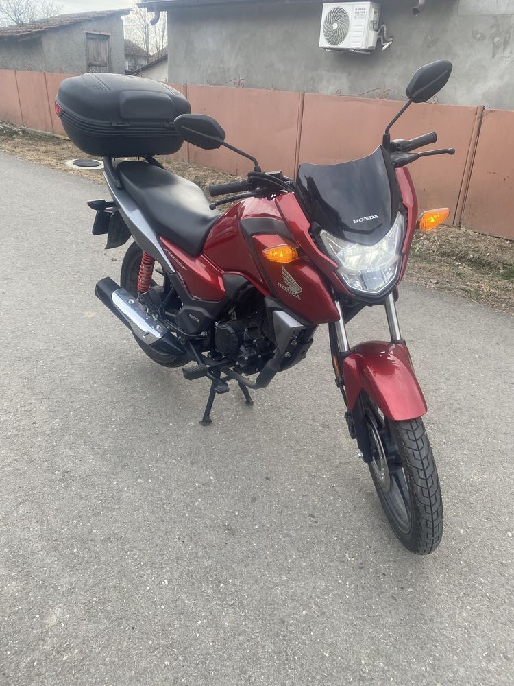 Honda CB 125 F, an 2022 , unic proprietar , km 2500 , in garantie