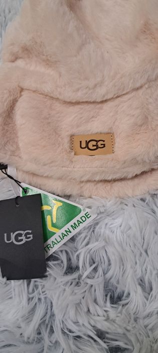 UGG дамска шапка в два цвята НОВА