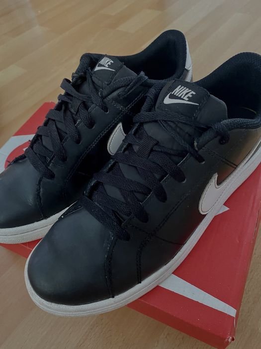 Adidași Nike Court Royale 2