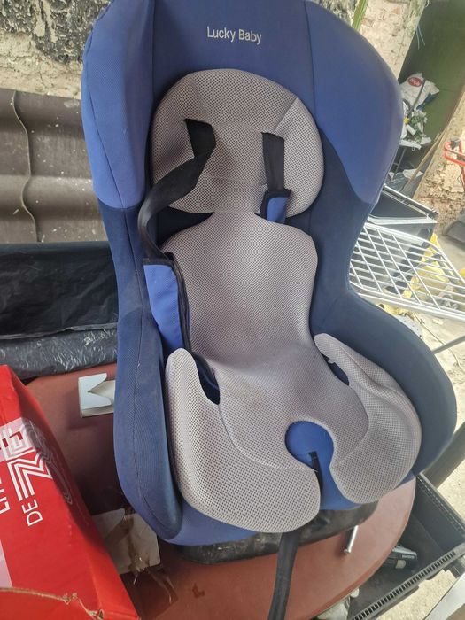 Scaun auto Scoica beb 0.13kg stare f buna curat putin folosit