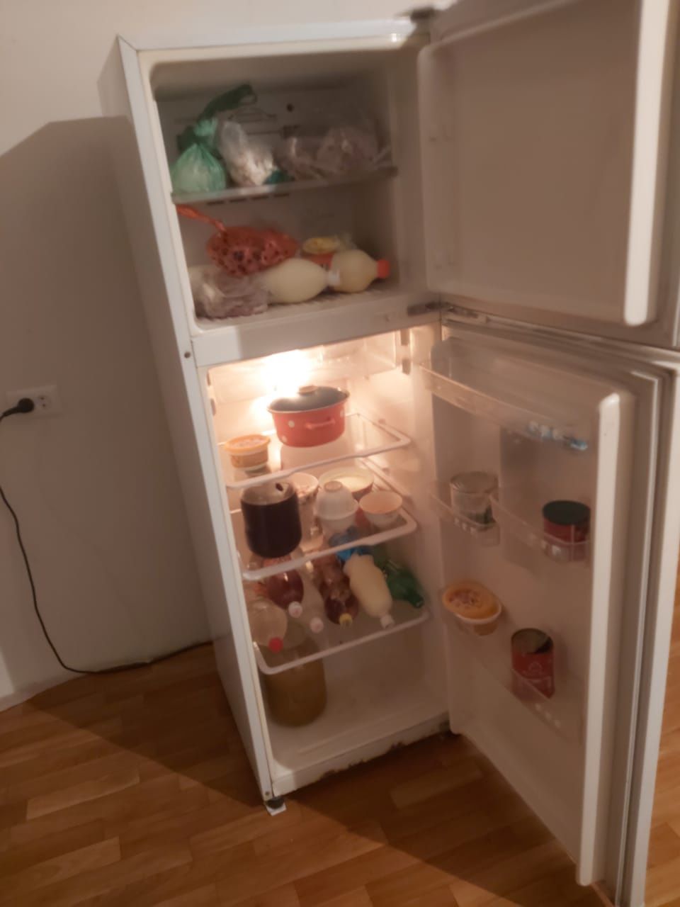Холодилники высокие средние маленкие в хорошем рабочем состояние