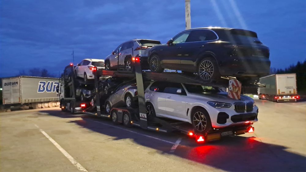 Vand transportor 9 poziti Renaul 2023/11 km 134000 strucrura lohr 2005