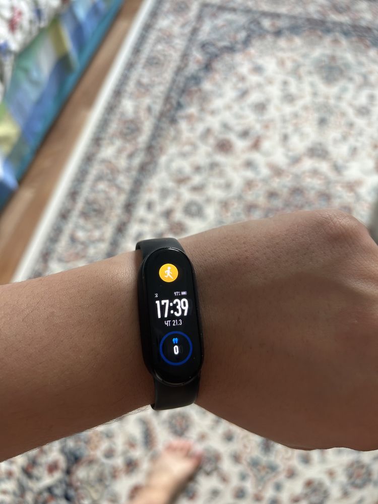 Mi band 6 черным