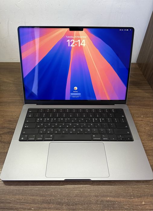 Macbook pro 14 M2 pro 16/512GB