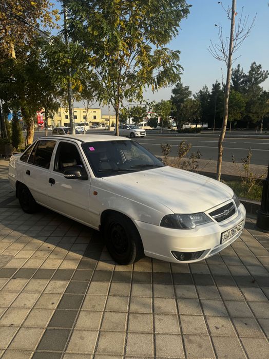 Продаю свою Нексию 2013 года донс 1.6  люкс