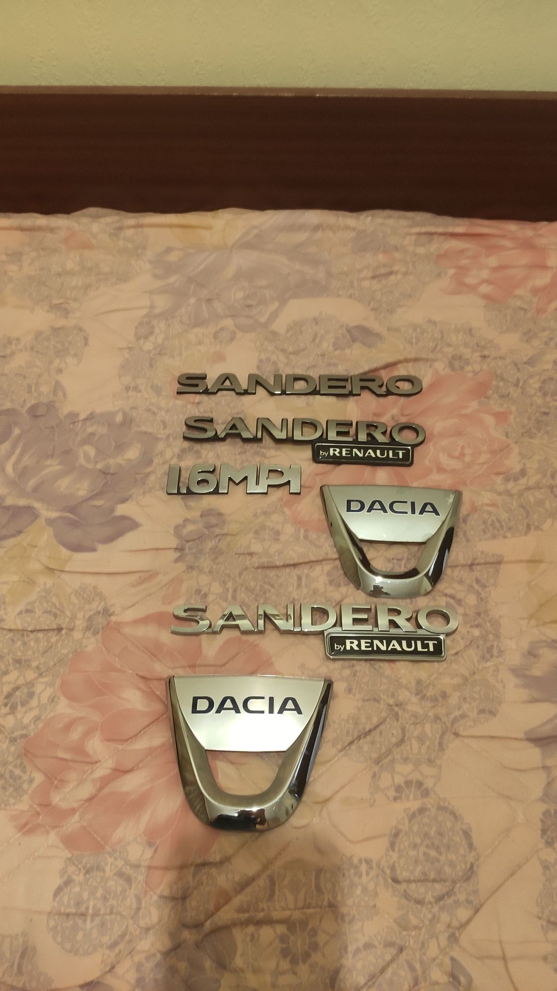 Емблеми за Дачия Сандеро задни