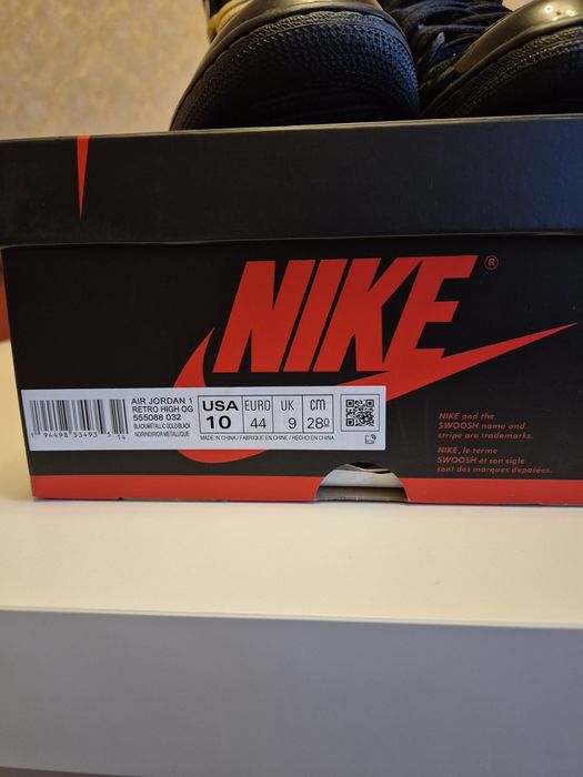 Air Jordan 1 Black Metallic Gold in stare noua, marimea 44