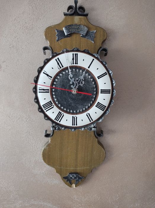 Стенен часовник от ковано желязо