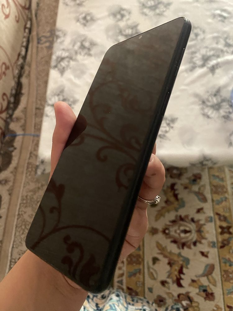 Samsung A12 yaxshi holatda 32gb