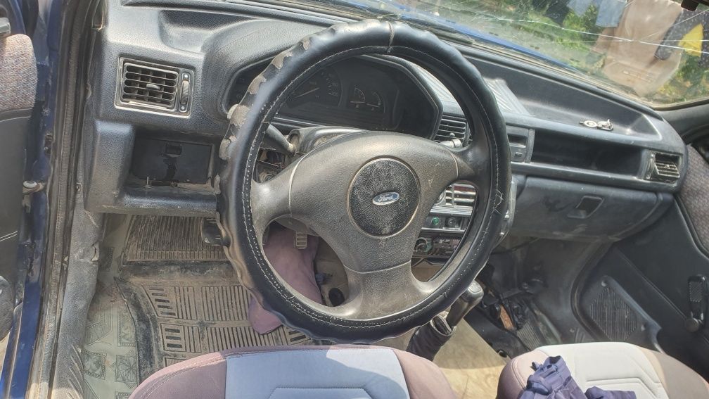 Ford mashinasi moshina  salarkada yuradi