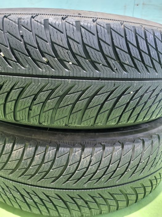 2 бр зимни 215/65/17 Michelin