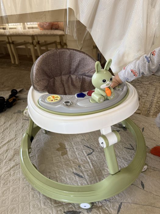 Ходунок почти новые, использовали 2 недели потом ребенок сам пошел