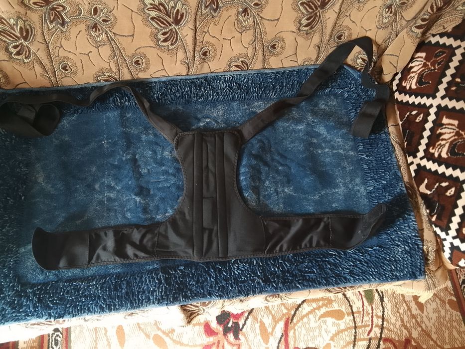 Продам два подрасковых карсета для осанки.