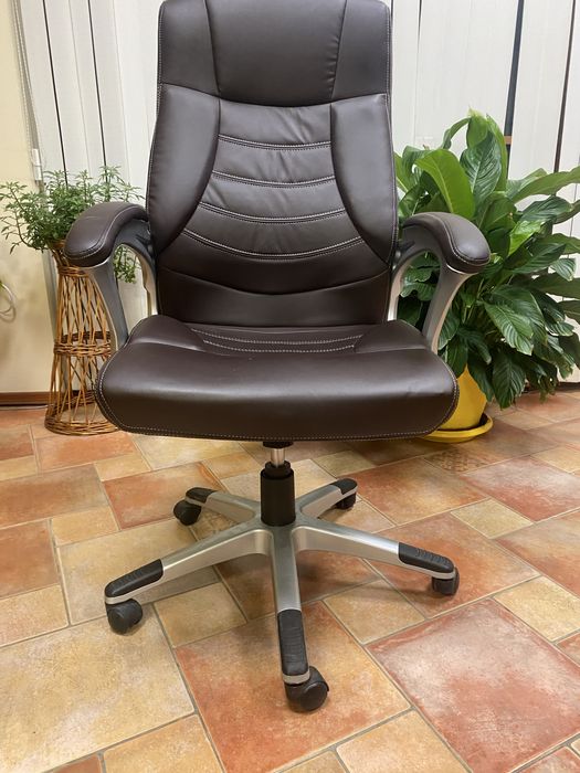 Директорски офис стол