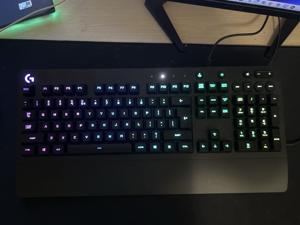 Tastatura logitech g213 nou nouta cu iluminare RGB.