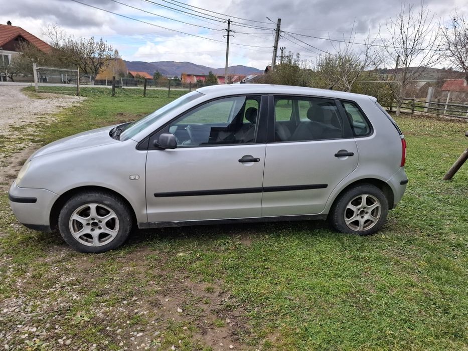 Vând Volkswagen Polo