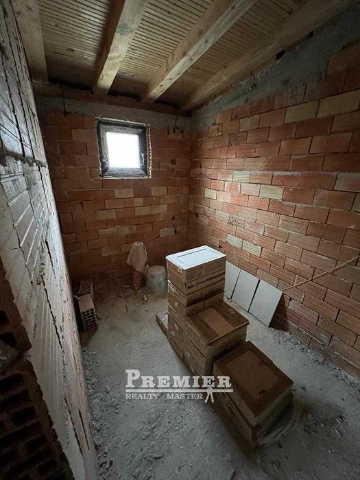 Нова, едноетажна къща в село Тръстиково на 25 км от Бургас