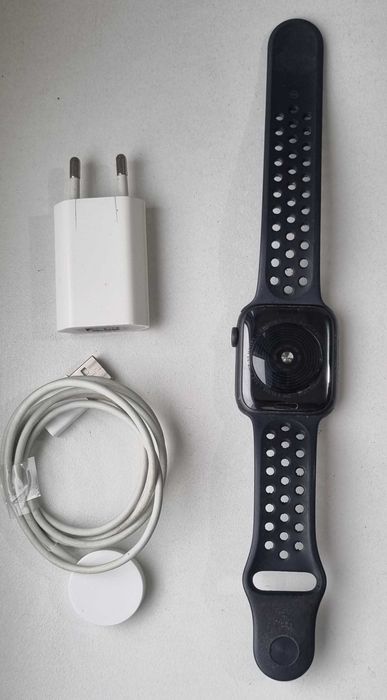 Apple watch SE .