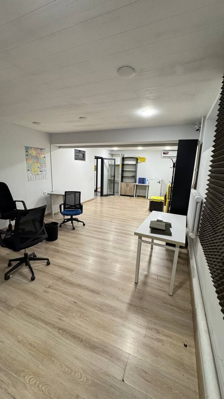 Skolniy etaj 180 m2 arendaga beriladi Yakkasaroy