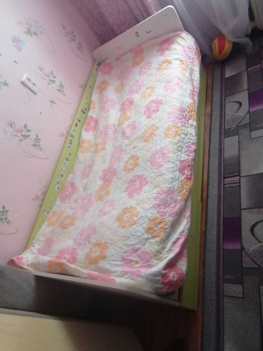 Продам кровать детскую