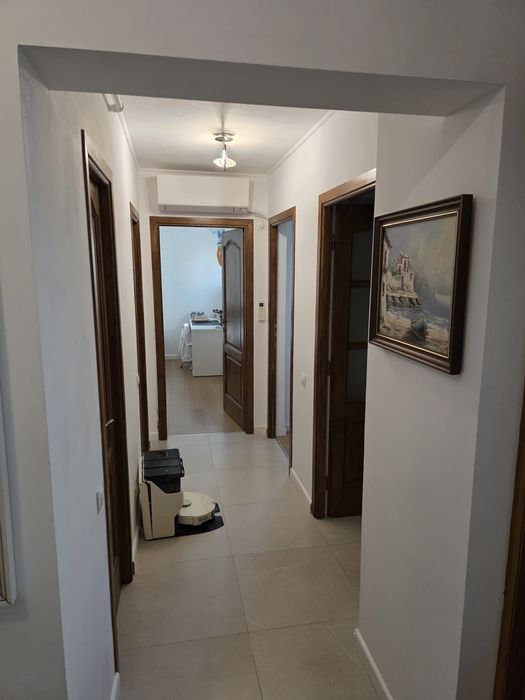 Închiriez apartament 4 camere Faleză Nord, cu vedere la mare