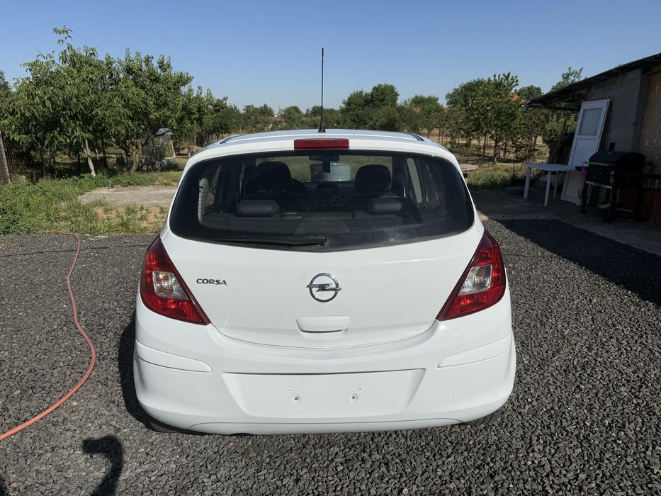 Opel Corsa 1.2 benzină/ Gpl din fabrică
