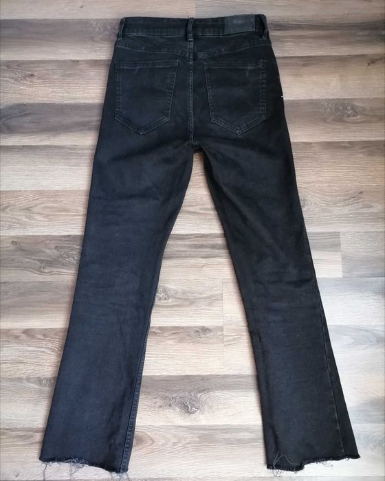 pantaloni evazati la glezne din New Yorker